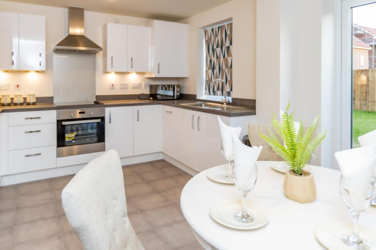 Stunning 3-Bed Risa House In Beeston Nottingham Exterior foto