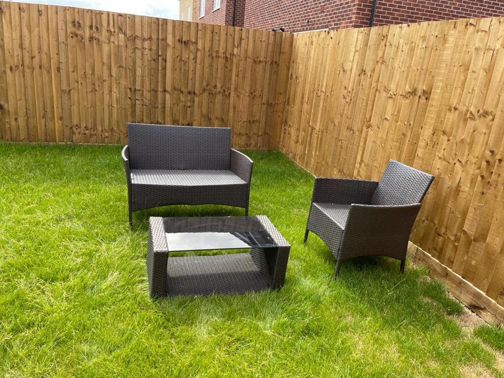 Stunning 3-Bed Risa House In Beeston Nottingham Exterior foto