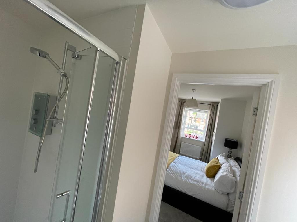 Stunning 3-Bed Risa House In Beeston Nottingham Exterior foto